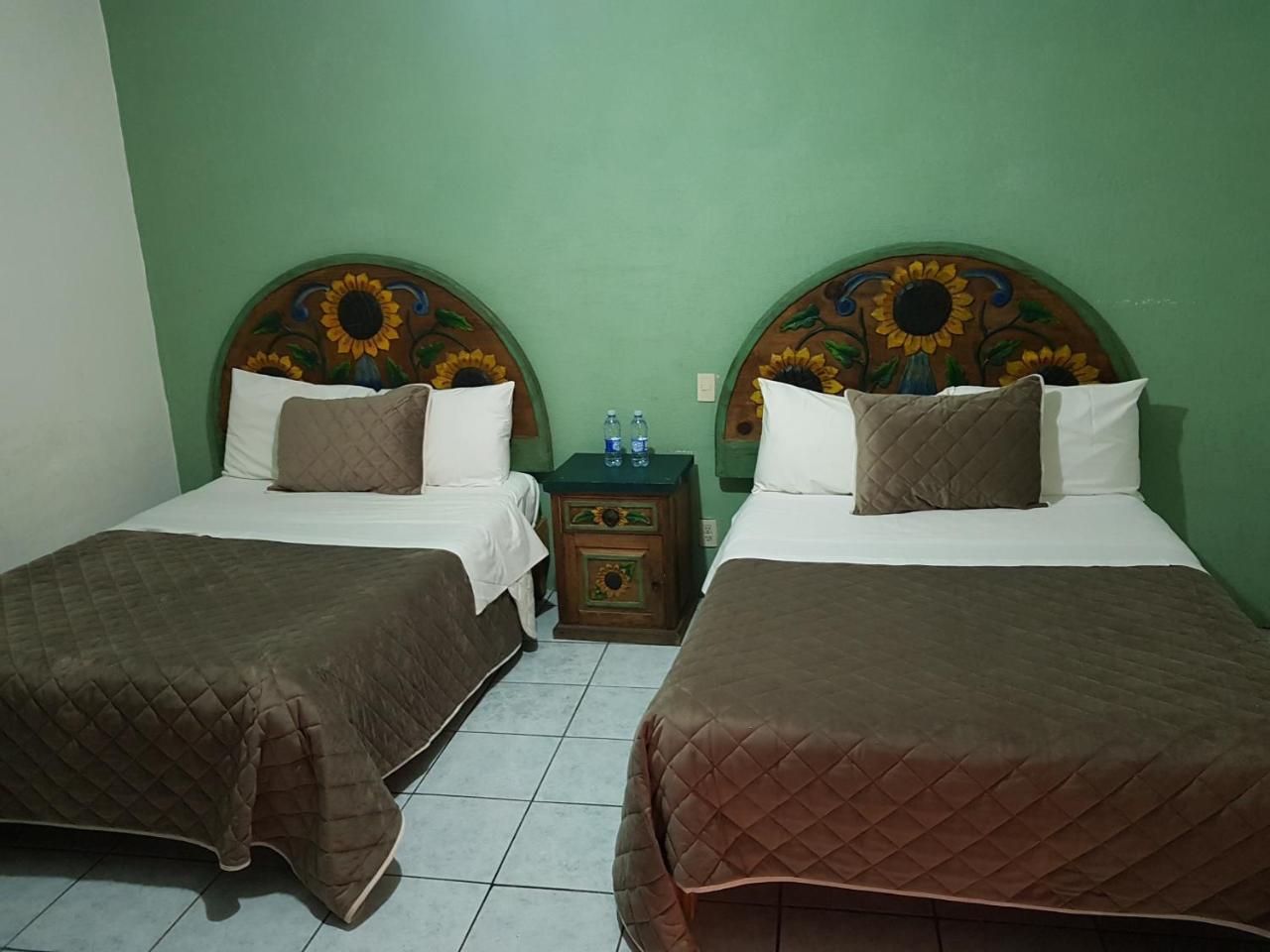 Hotel Meson Mariano Matamoros Queretaro Exterior photo